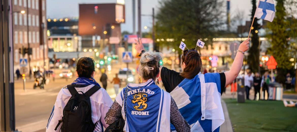 Hockey fans walking in the center of Tampere.